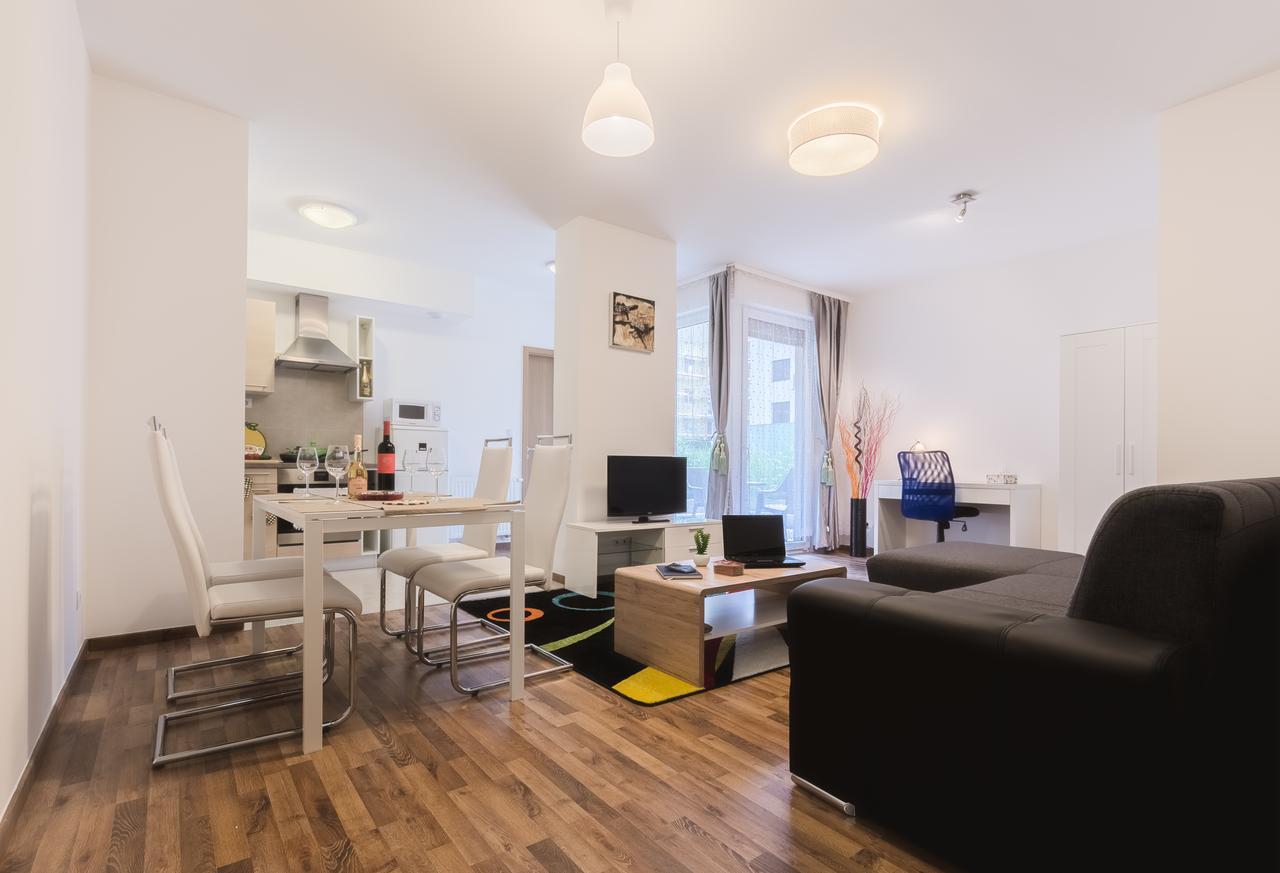 One-Bedroom Apartment,526114383:JPEG